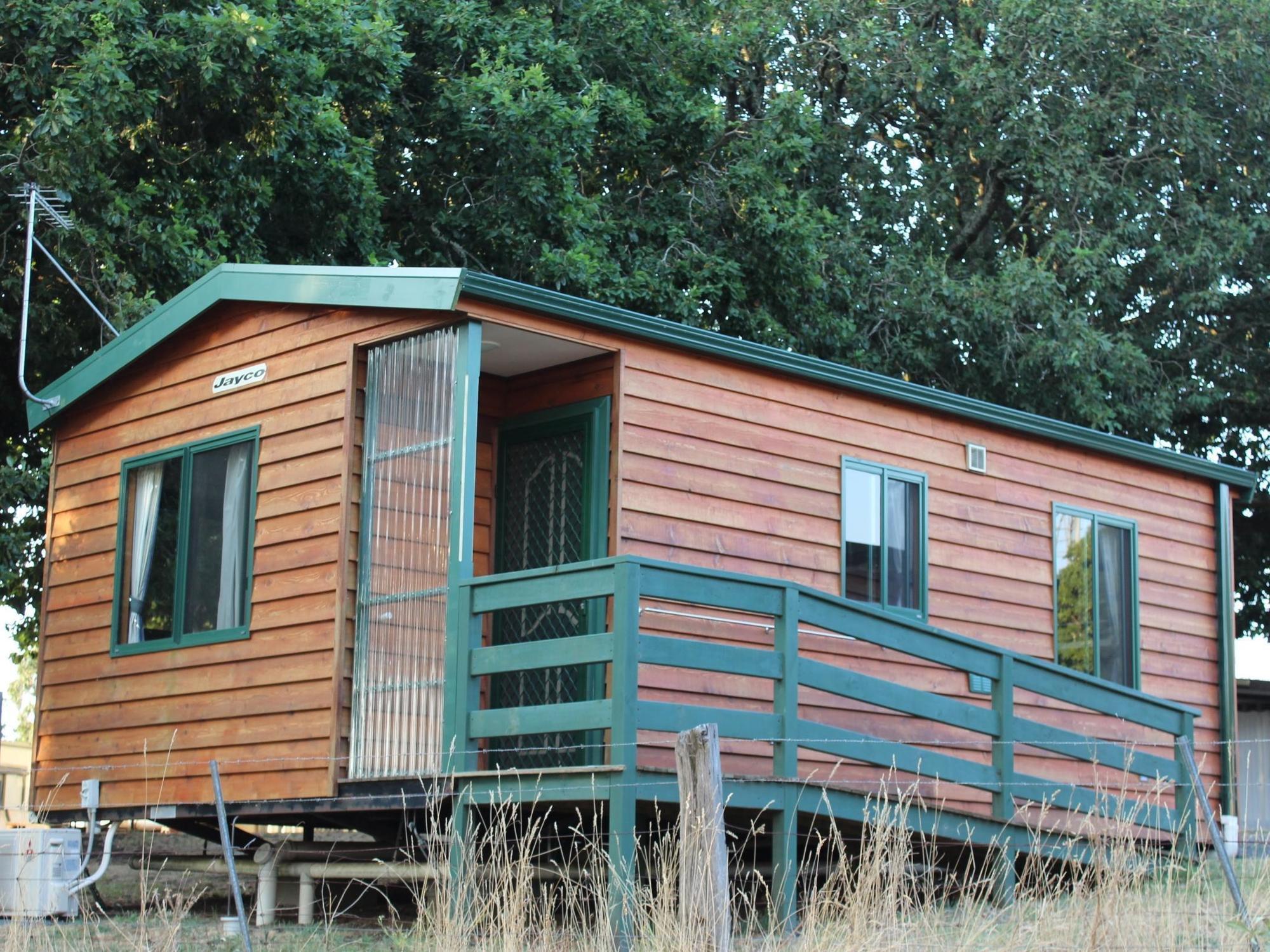 Lakes And Craters Holiday Park Hotel Camperdown Exterior photo